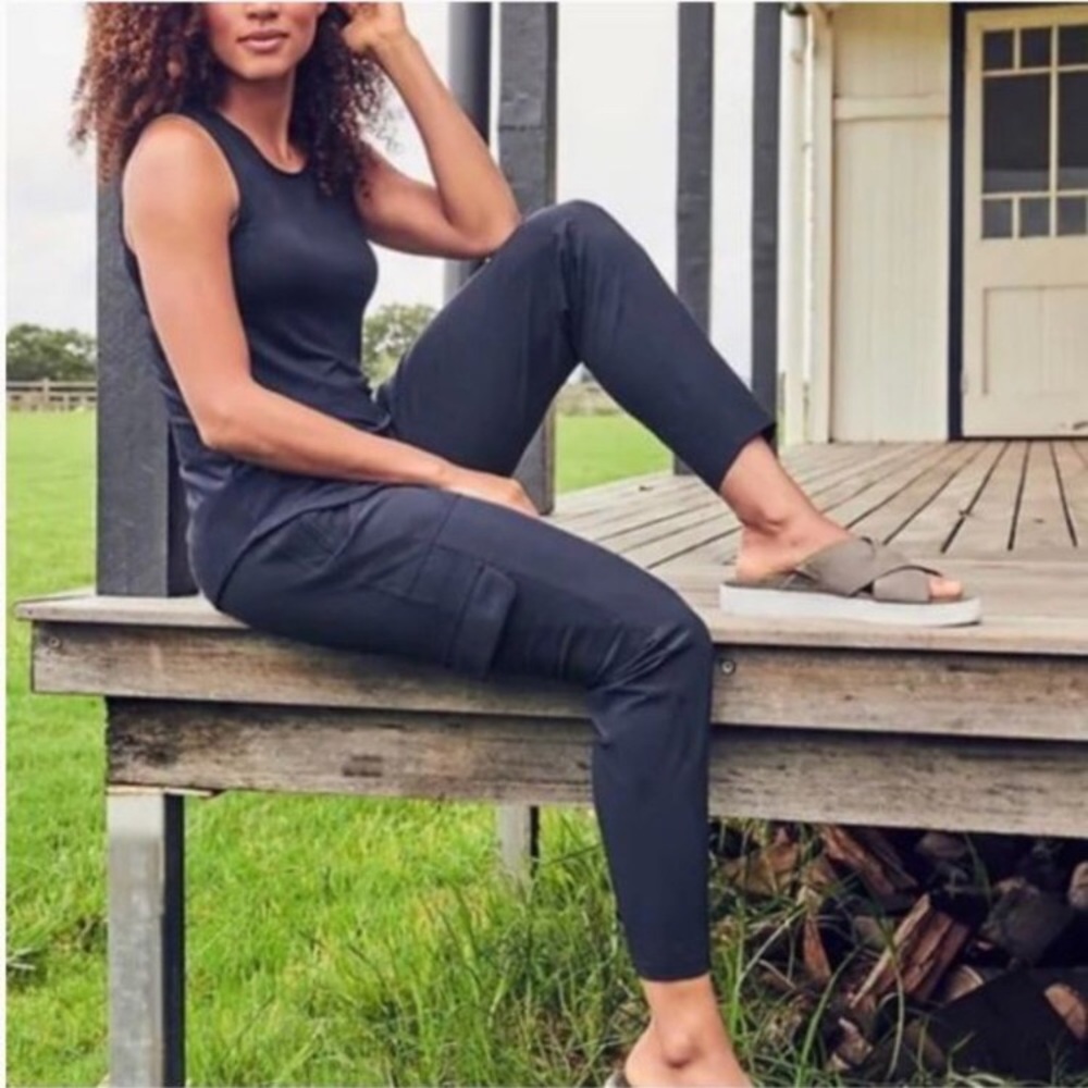 Athleta Chelsea Cargo Pant Navy Size 6